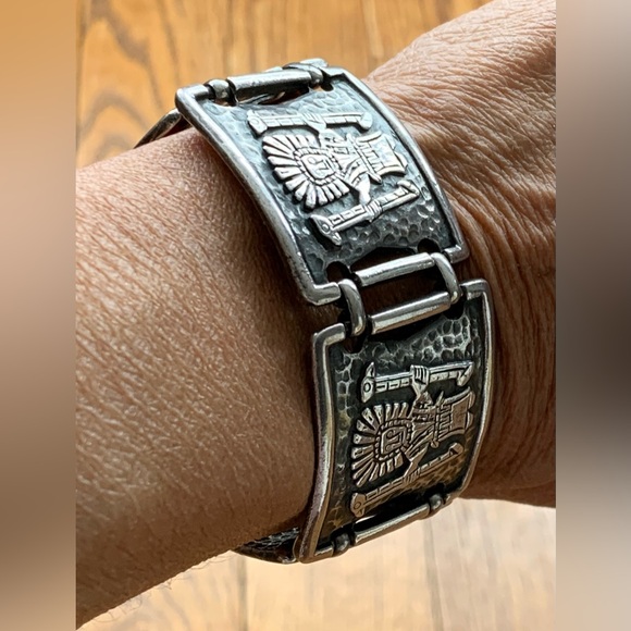 Coro Jewelry - Vintage CORO PEGASUS Bracelet